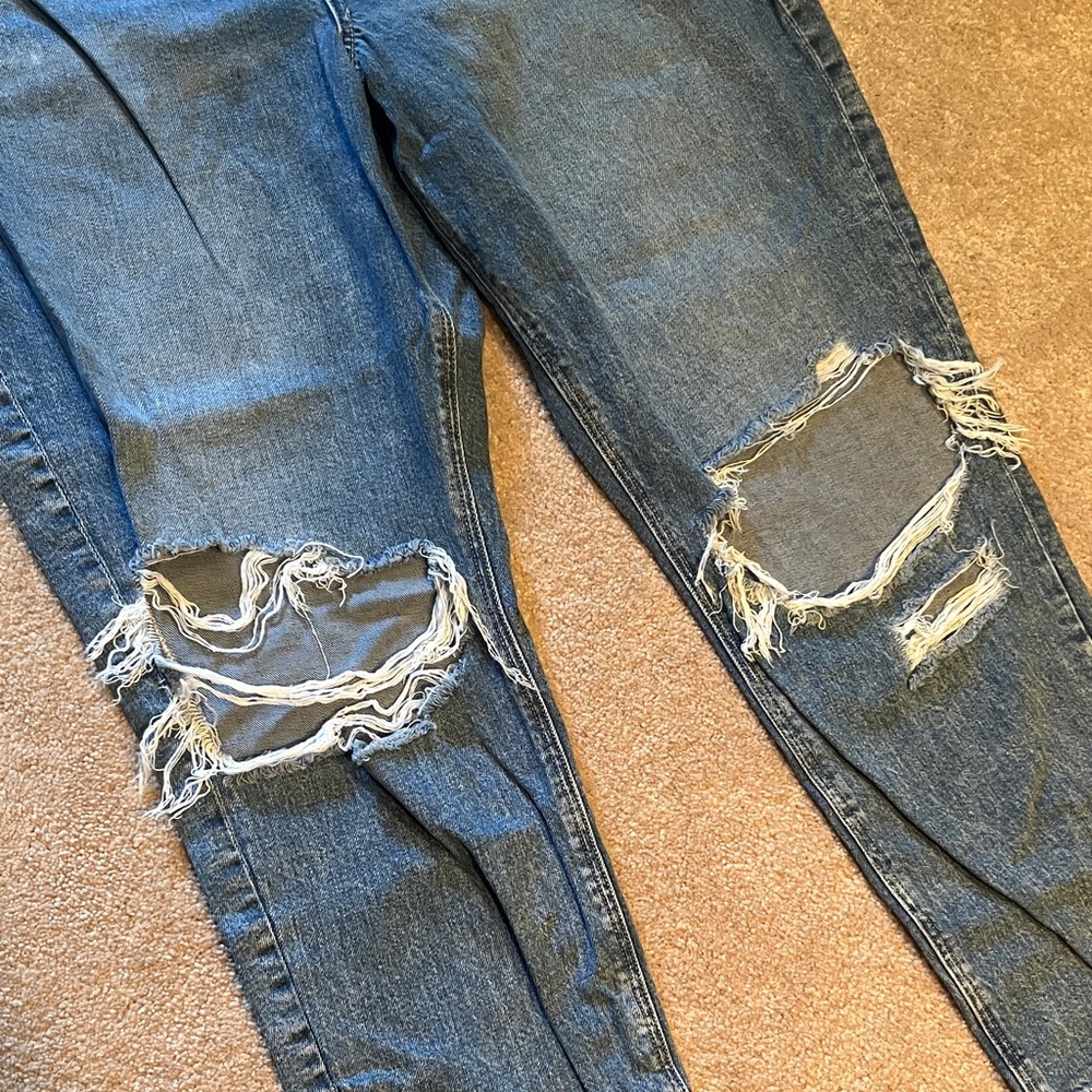 American Eagle Outfitters Ripped Blue Ankle Jeans - Picture 2 of 6